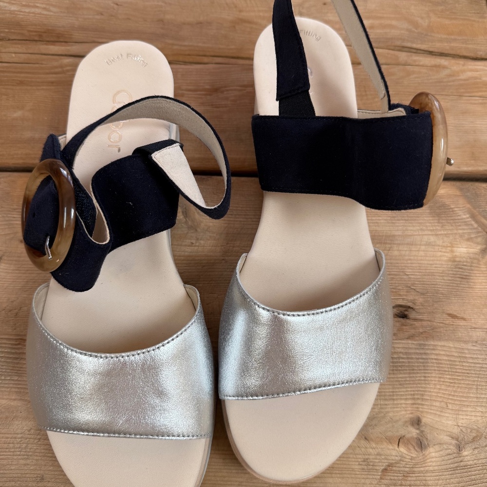 Strappy Wedge sandal - Picture 1 of 8